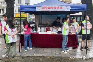 贝林厄姆：以胜利结束今年的主场比赛很棒 永远与阿拉巴同在